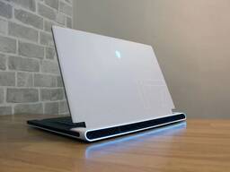 Dell 17.3 Alienware x17 R2 Gaming Laptop (Lunar Light)